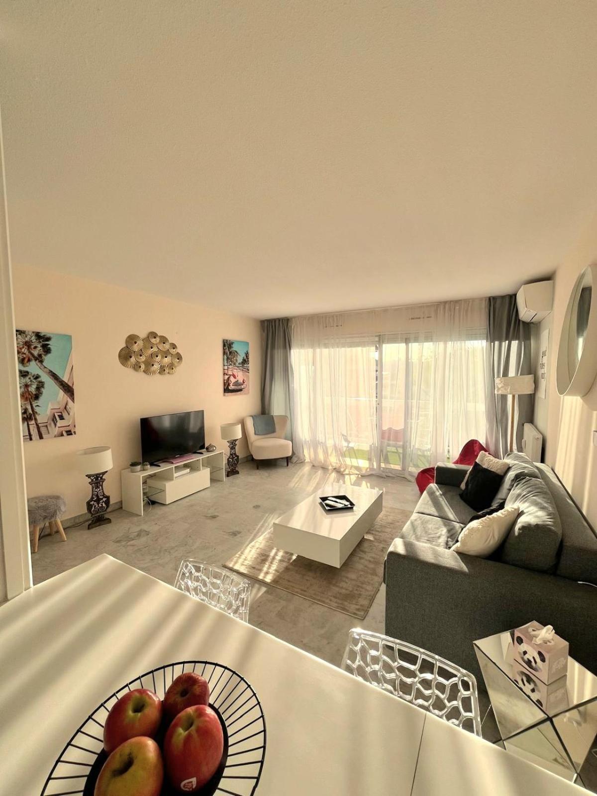 Grand Studio Localisation Ideale Antibes Exterior foto